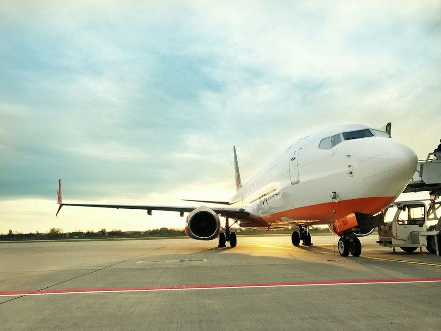 Flugkosten können einen erheblichen Teil der Reisekosten ausmachen. Umso wichtiger ist es zu wissen, wie du günstige Flüge finden kannst.
