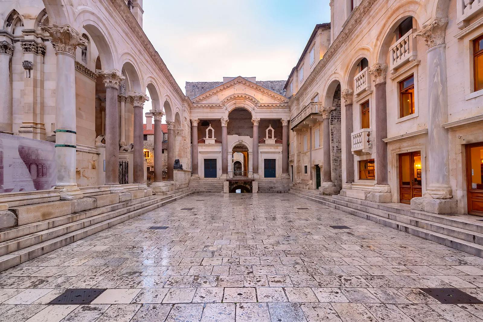 Den Diokletianpalast von Split wirst du wohl nur selten so leer sehen 😉