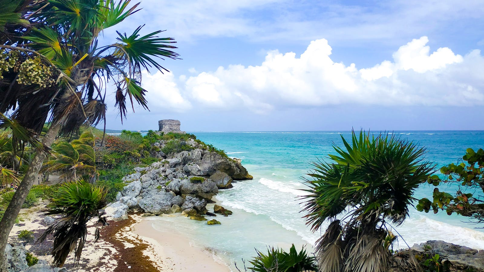 Tulum gehört zu unseren Lieblingsorten in Mexiko. Cenoten, Strand, Kulinarik - hier findest du einfach alles.