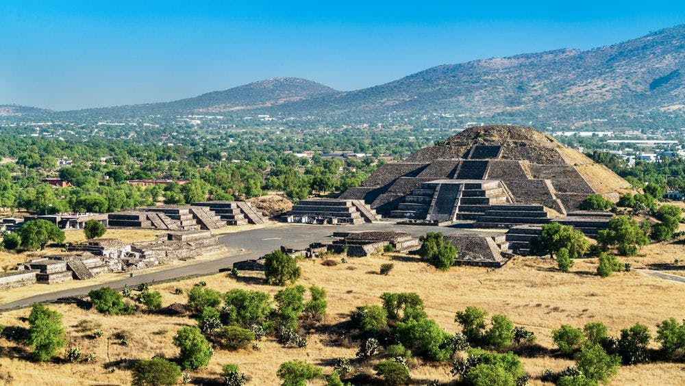 Ganz in der Nähe von Mexiko-Stadt befinden sich die Imposanten Ruinen der bedeutendsten, präkolonialen Stadt Amerikas.
